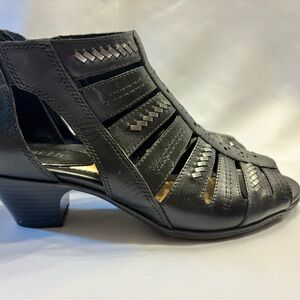 Earth Vela Soft Leather Womens Black Leather Zipper Gladiator Sandals Shoes, 8.5